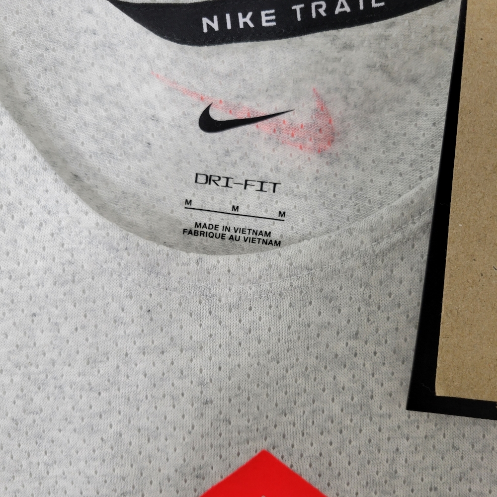 Womens Size M Nike Trail Dri Fit Running Tank Top DM7571-080 Gray Infrared - Picture 6 of 12